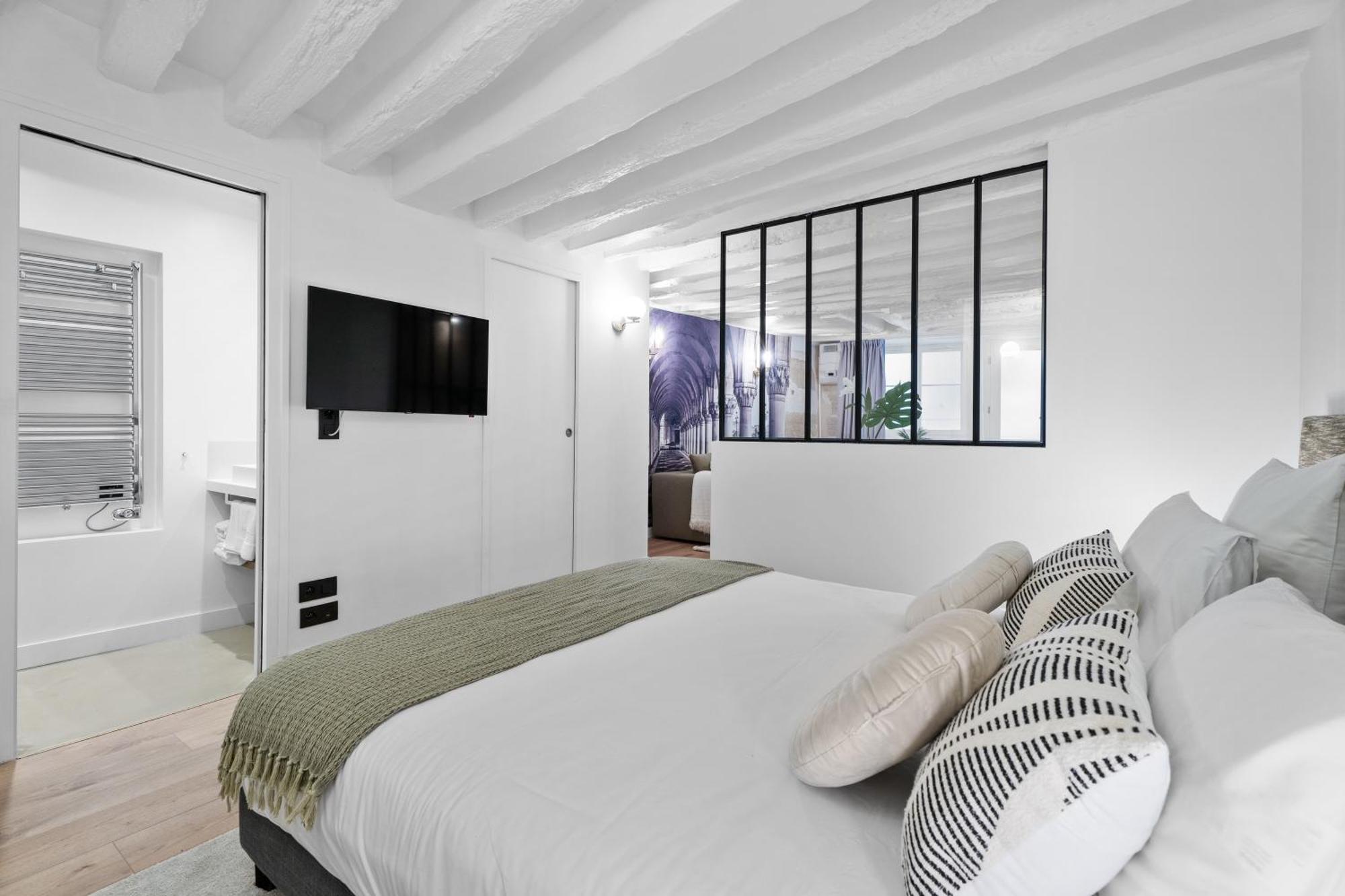 Quartier Notre Dame Apartment