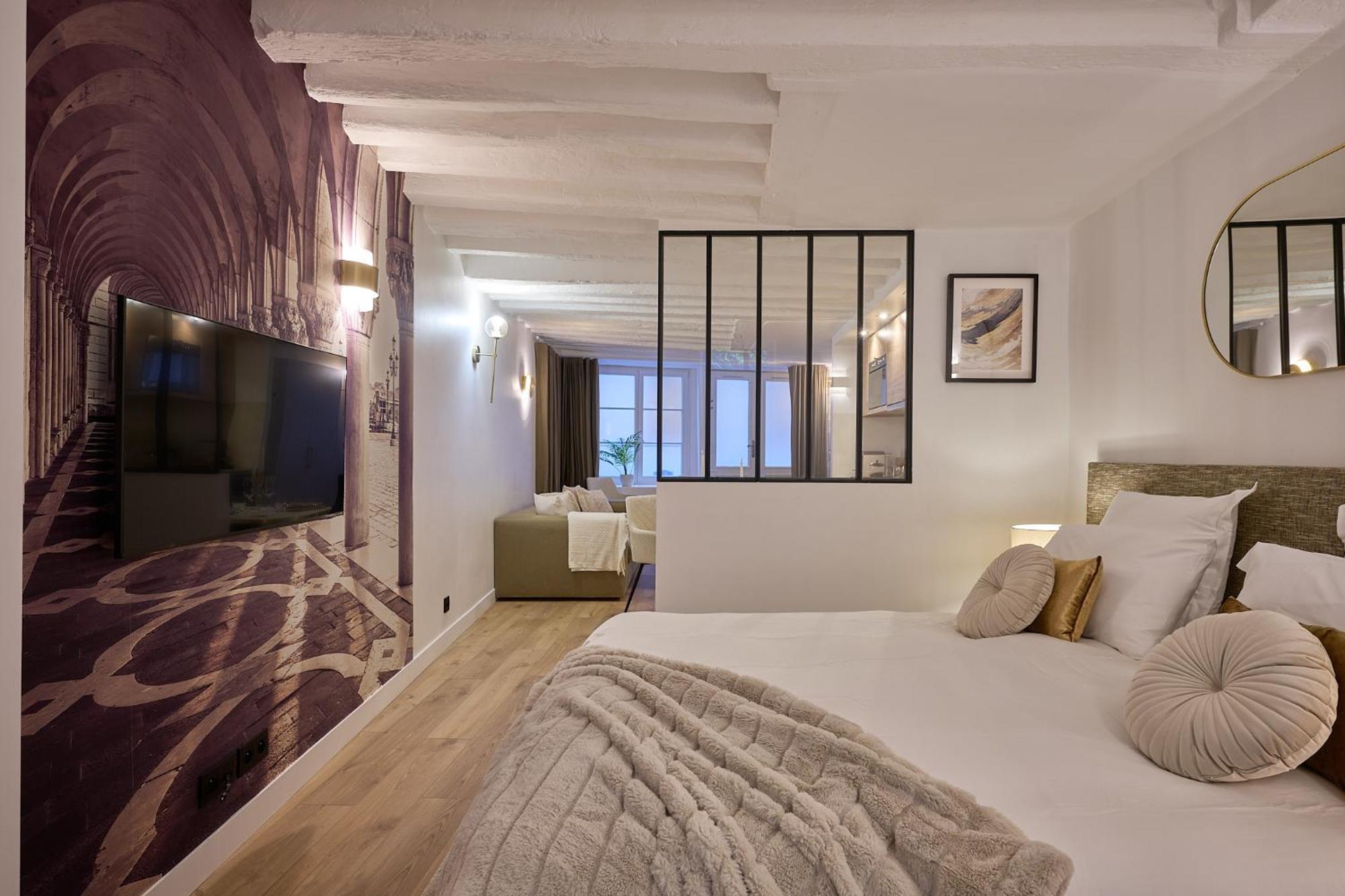 Quartier Notre Dame Apartment *